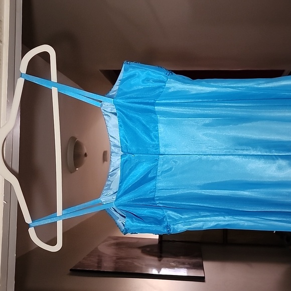 Jessica Dress - Picture 5 of 8